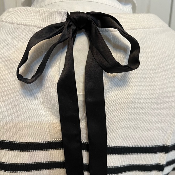 Banana Republic striped sweater with satin bow on the back of the neck. Size S - Picture 4 of 7